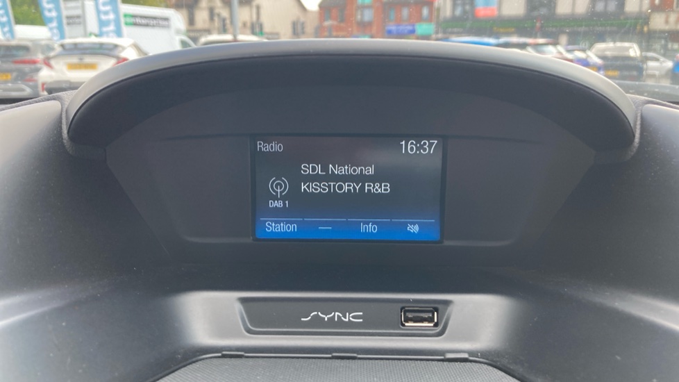 Ford Kuga 1.5 EcoBoost 176 Zetec 5dr Auto Petrol Estate - Image 12