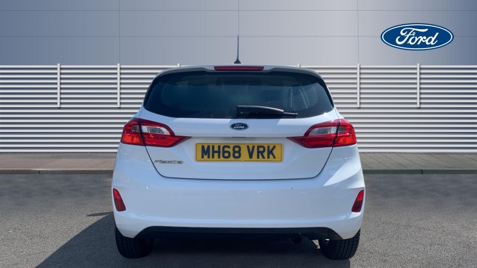 Ford Fiesta 1.1 Zetec 5dr Petrol Hatchback - Image 6