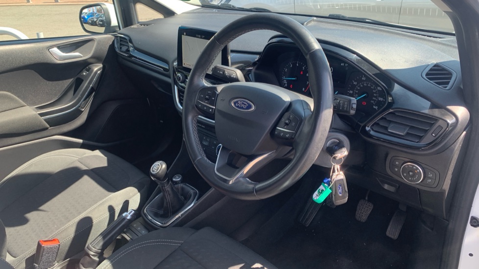 Ford Fiesta 1.1 Zetec 5dr Petrol Hatchback - Image 11