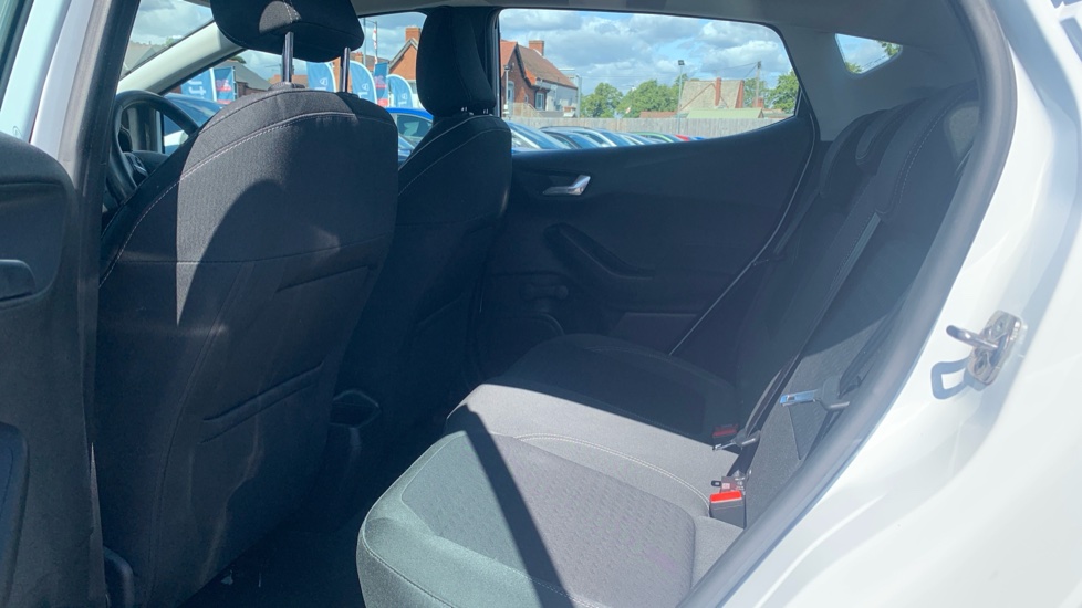 Ford Fiesta 1.1 Zetec 5dr Petrol Hatchback - Image 16