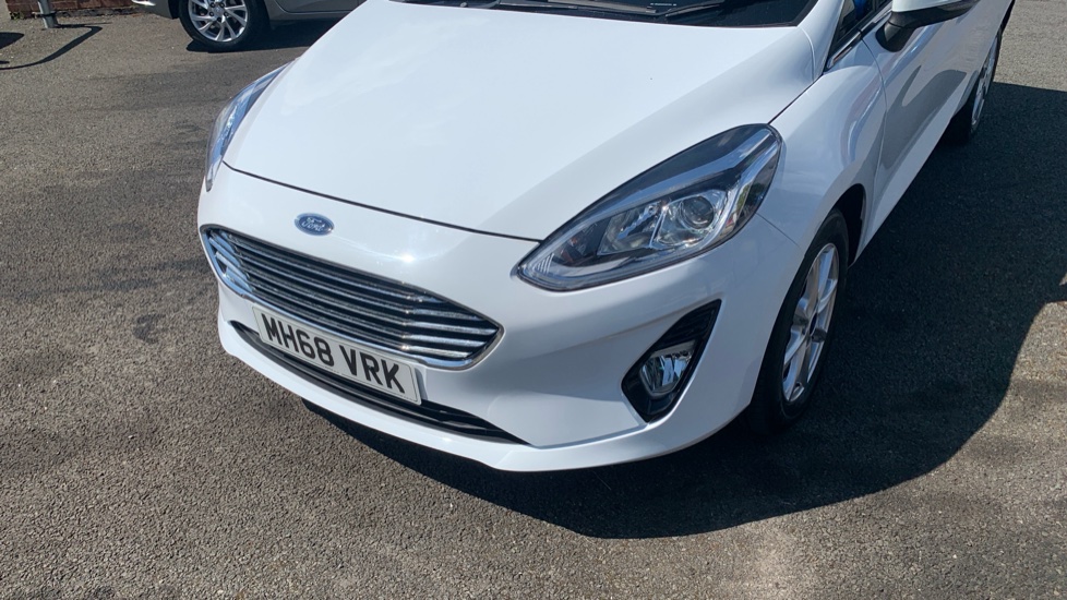 Ford Fiesta 1.1 Zetec 5dr Petrol Hatchback - Image 41