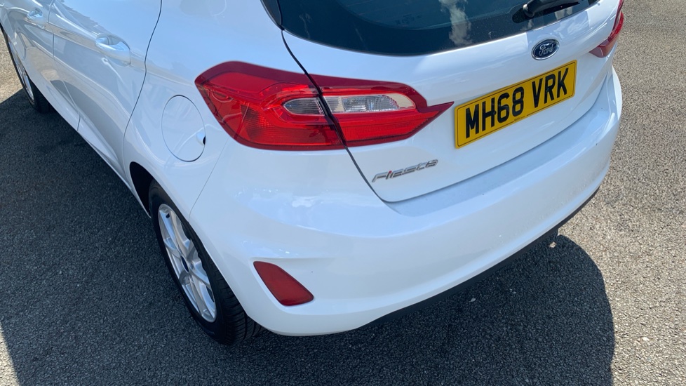 Ford Fiesta 1.1 Zetec 5dr Petrol Hatchback - Image 43