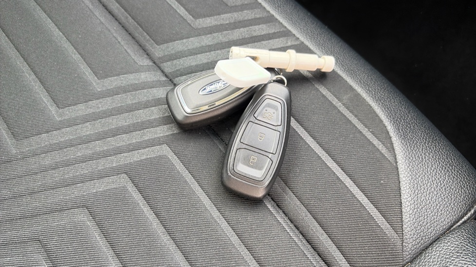 Ford Puma 1.0 EcoBoost Hybrid mHEV ST-Line X 5dr Petrol Hatchback - Image 20