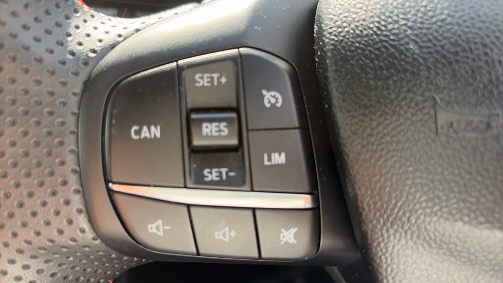 Ford Puma 1.0 EcoBoost Hybrid mHEV ST-Line X 5dr Petrol Hatchback - Image 21