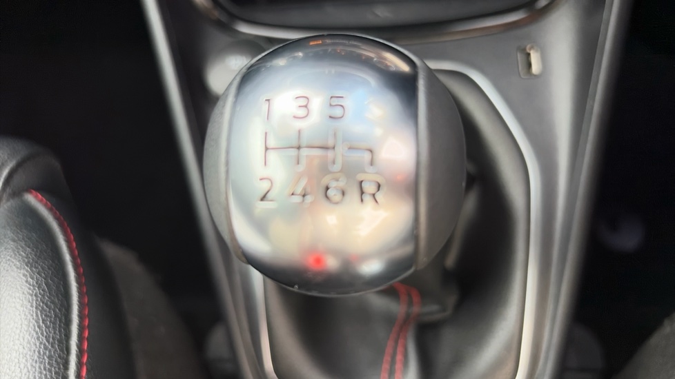 Ford Puma 1.0 EcoBoost Hybrid mHEV ST-Line X 5dr Petrol Hatchback - Image 29