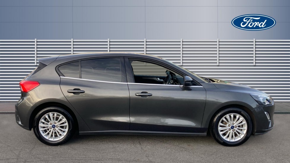 Ford Focus 1.0 EcoBoost Hybrid mHEV 125 Titanium Edition 5dr Petrol Hatchback - Image 5