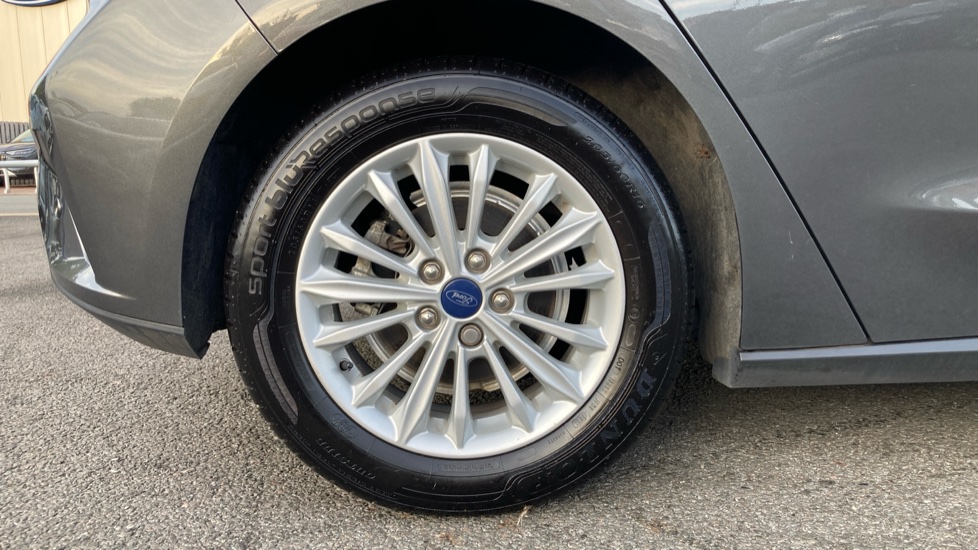 Ford Focus 1.0 EcoBoost Hybrid mHEV 125 Titanium Edition 5dr Petrol Hatchback - Image 7