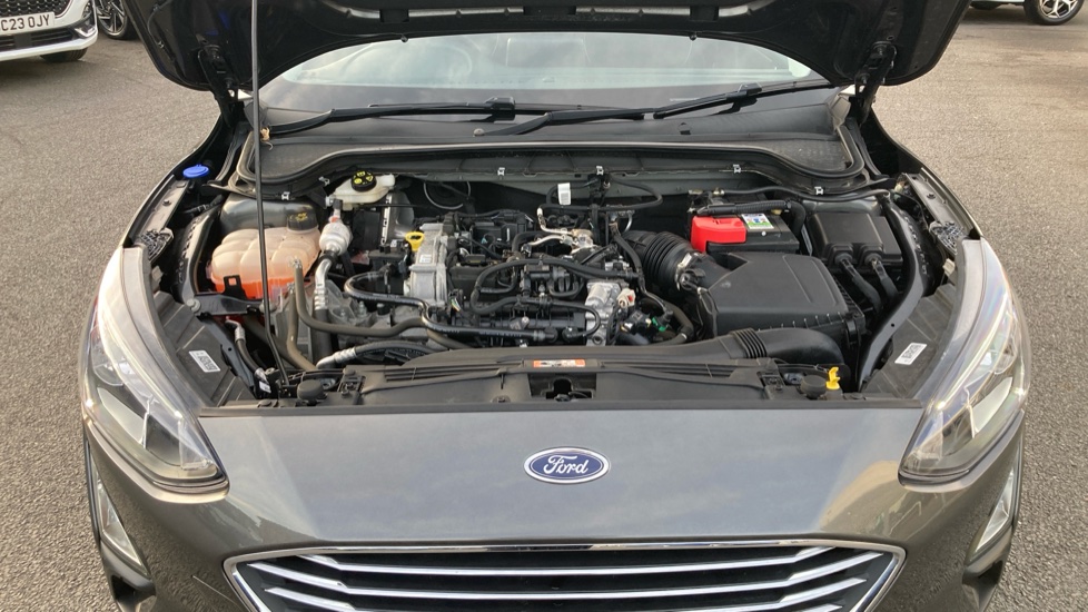 Ford Focus 1.0 EcoBoost Hybrid mHEV 125 Titanium Edition 5dr Petrol Hatchback - Image 8