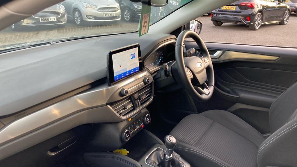 Ford Focus 1.0 EcoBoost Hybrid mHEV 125 Titanium Edition 5dr Petrol Hatchback - Image 9