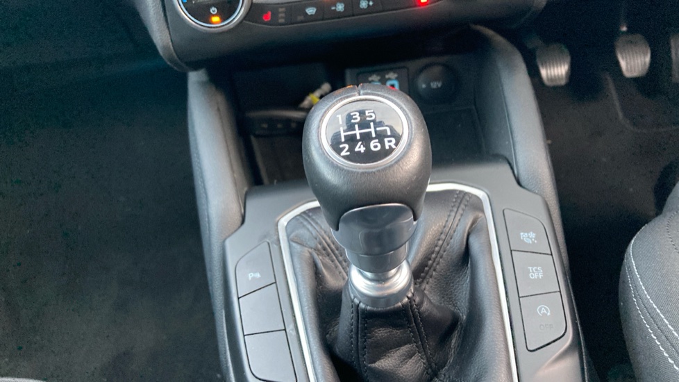 Ford Focus 1.0 EcoBoost Hybrid mHEV 125 Titanium Edition 5dr Petrol Hatchback - Image 13
