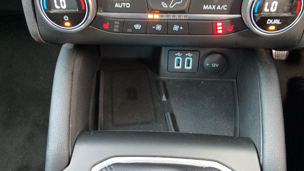 Ford Focus 1.0 EcoBoost Hybrid mHEV 125 Titanium Edition 5dr Petrol Hatchback - Image 22