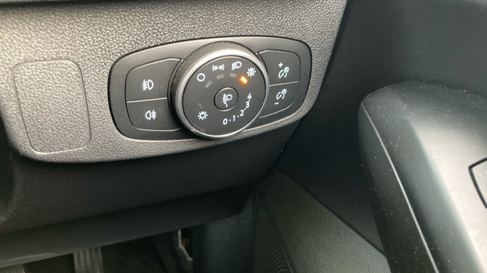 Ford Focus 1.0 EcoBoost Hybrid mHEV 125 Titanium Edition 5dr Petrol Hatchback - Image 29