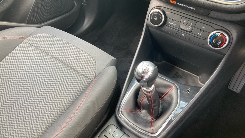 Ford Fiesta 1.0 EcoBoost 125 ST-Line 5dr Petrol Hatchback - Image 38