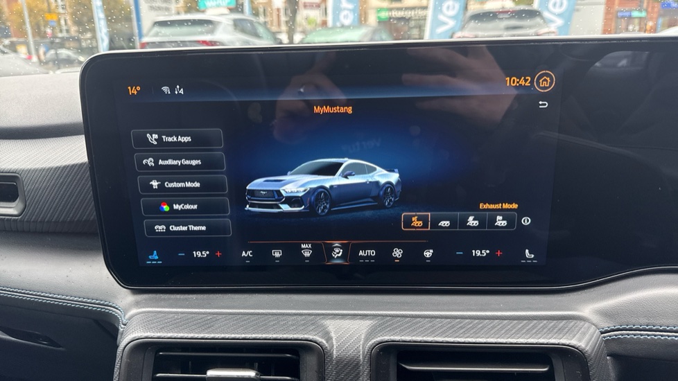 Ford Mustang 5.0 V8 Dark Horse 2dr Auto Petrol Coupe - Image 29