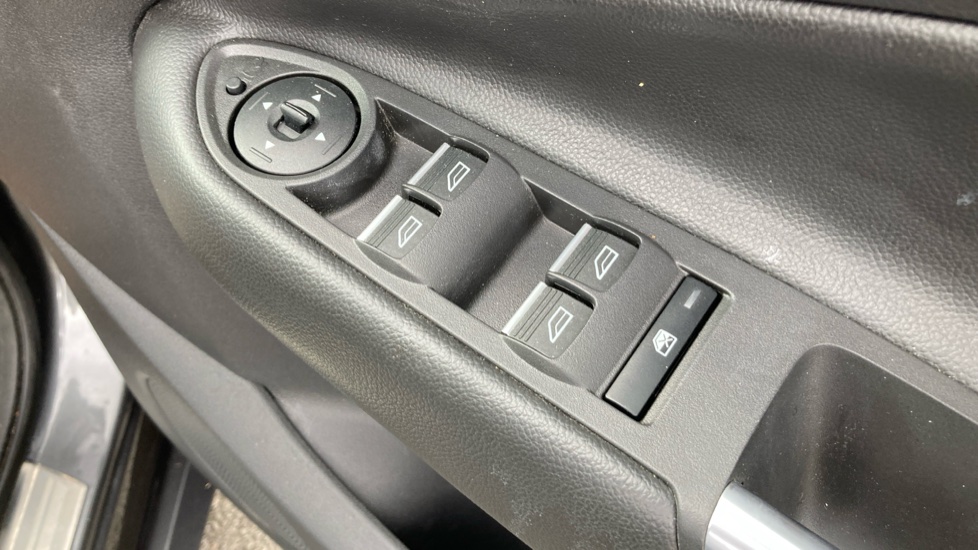 Ford Kuga 1.5 EcoBoost ST-Line 5dr 2WD Petrol Estate - Image 27