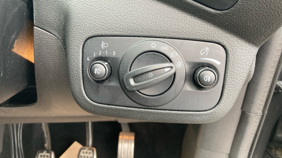 Ford Kuga 1.5 EcoBoost ST-Line 5dr 2WD Petrol Estate - Image 28