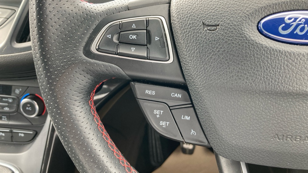 Ford Kuga 1.5 EcoBoost ST-Line 5dr 2WD Petrol Estate - Image 30