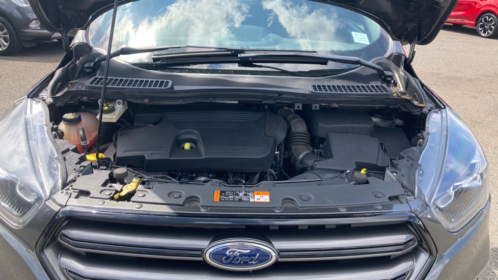 Ford Kuga 2.0 TDCi 180 ST-Line 5dr Diesel Estate - Image 8