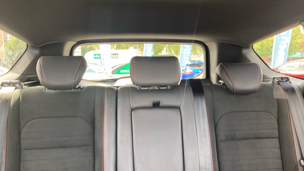 Ford Kuga 2.0 TDCi 180 ST-Line 5dr Diesel Estate - Image 15