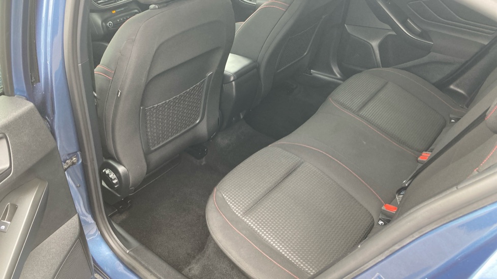 Ford Focus 1.0 EcoBoost Hybrid mHEV ST-Line 5dr Auto Petrol Hatchback - Image 16