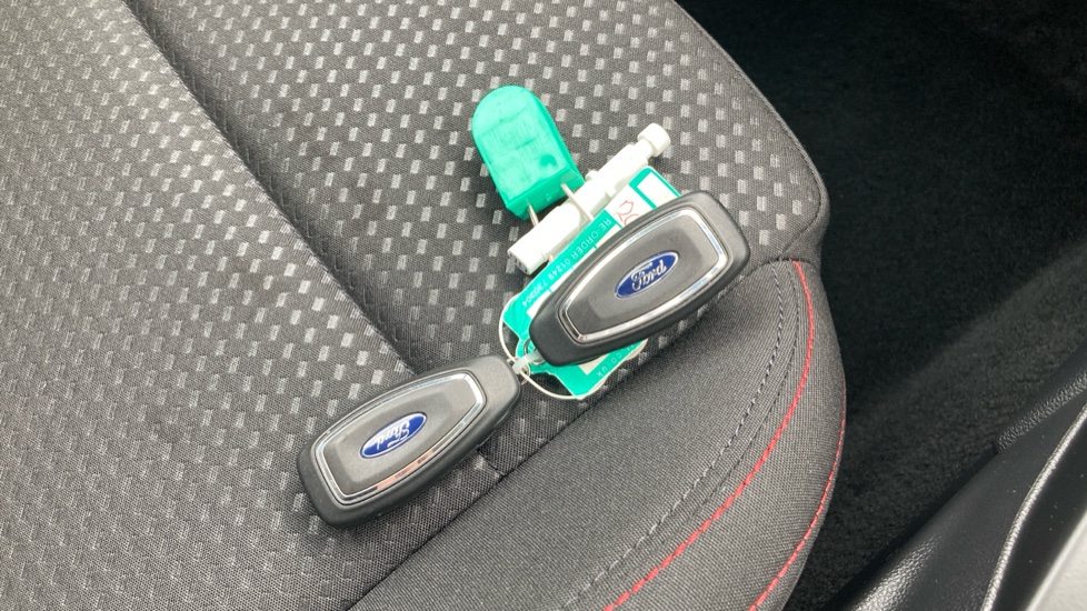 Ford Focus 1.0 EcoBoost Hybrid mHEV ST-Line 5dr Auto Petrol Hatchback - Image 19