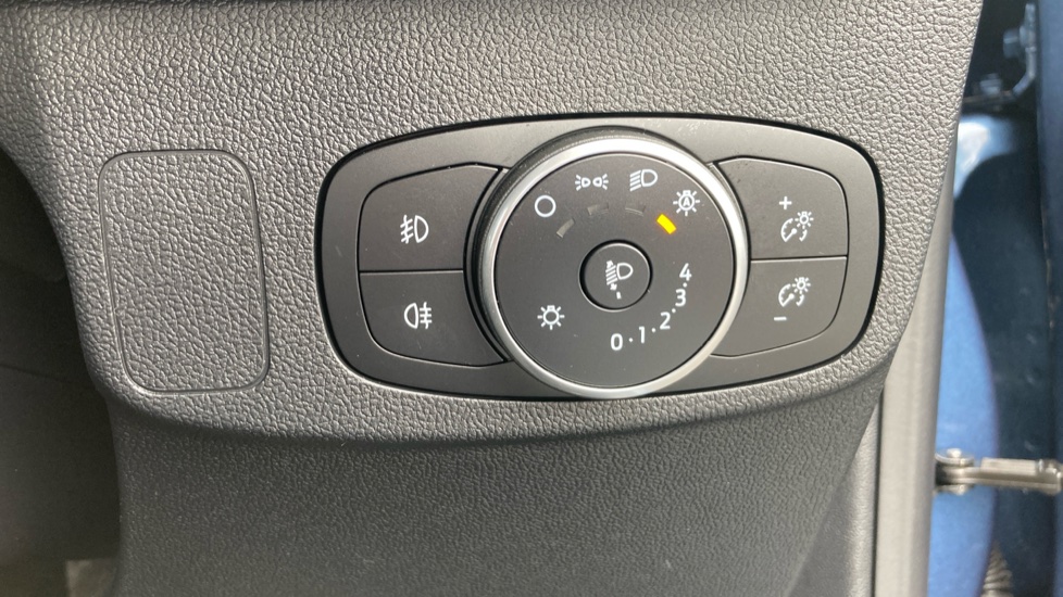 Ford Focus 1.0 EcoBoost Hybrid mHEV ST-Line 5dr Auto Petrol Hatchback - Image 33