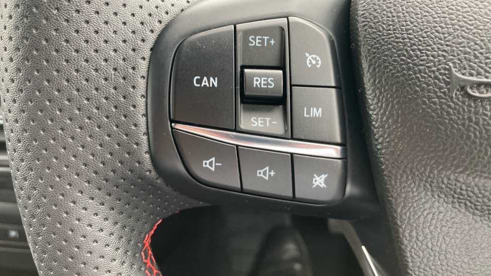 Ford Focus 1.0 EcoBoost Hybrid mHEV ST-Line 5dr Auto Petrol Hatchback - Image 35