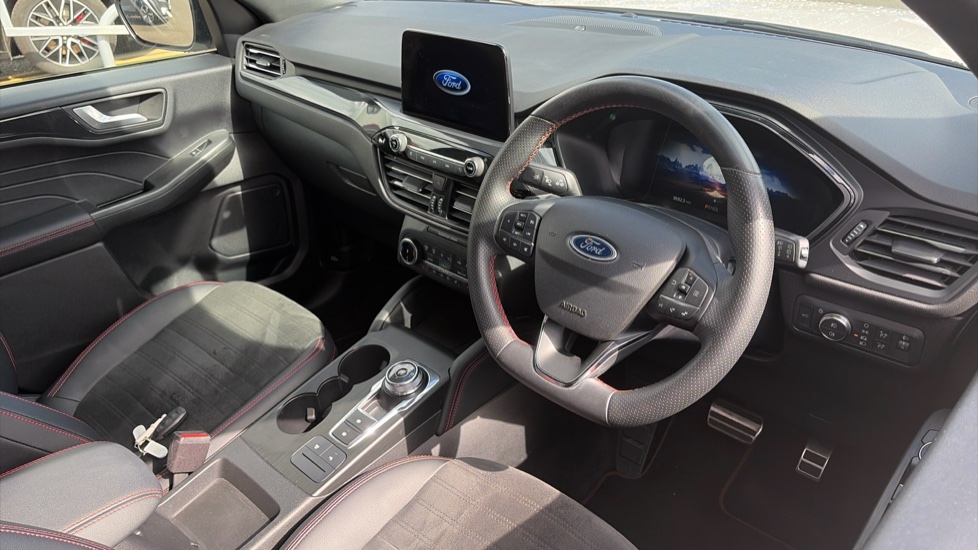 Ford Kuga 2.5 FHEV ST-Line X Edition 5dr CVT Hybrid Estate - Image 11