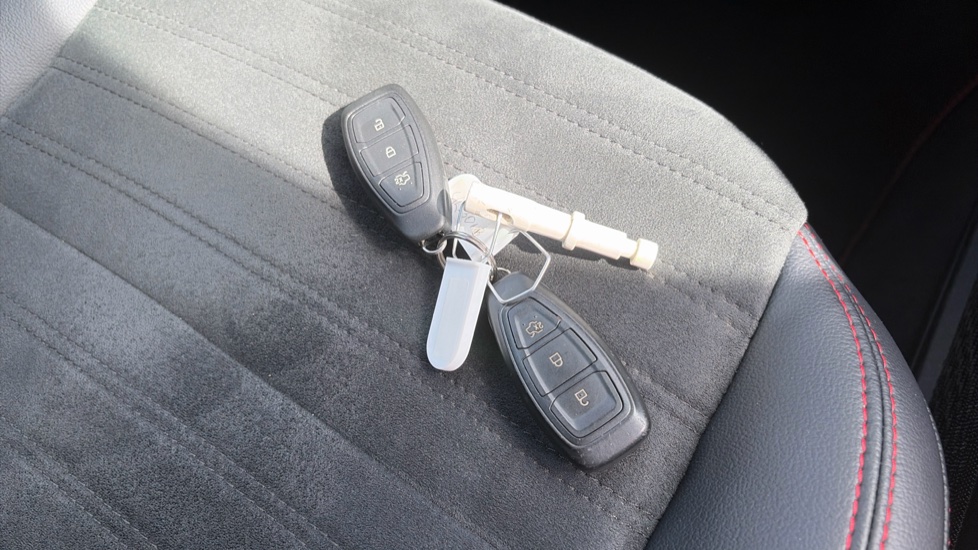 Ford Kuga 2.5 FHEV ST-Line X Edition 5dr CVT Hybrid Estate - Image 20