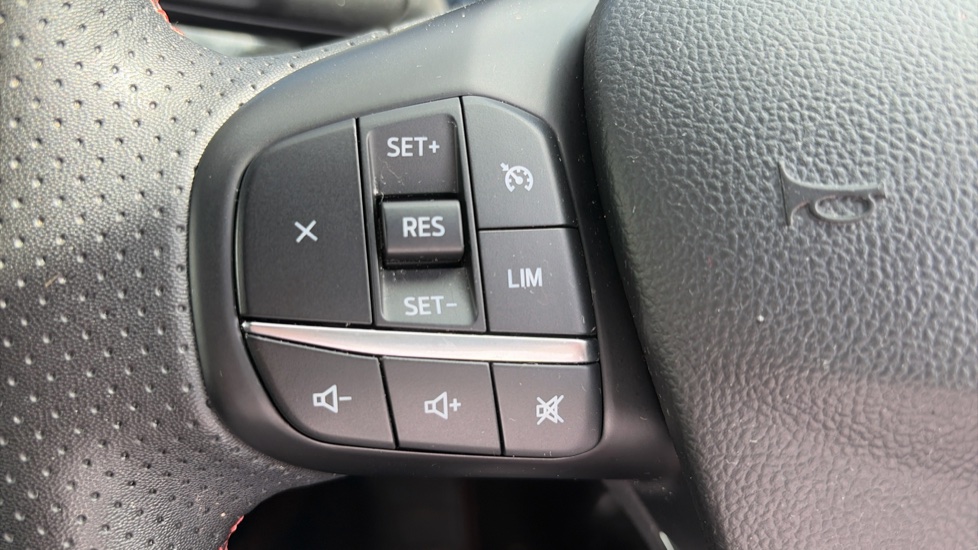 Ford Kuga 2.5 FHEV ST-Line X Edition 5dr CVT Hybrid Estate - Image 21