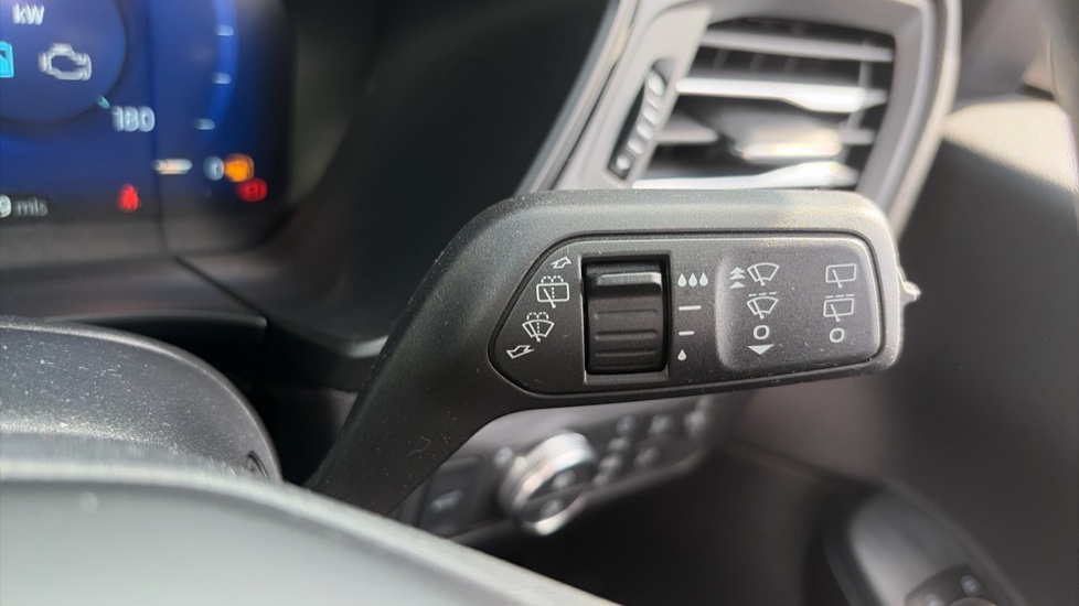 Ford Kuga 2.5 FHEV ST-Line X Edition 5dr CVT Hybrid Estate - Image 23