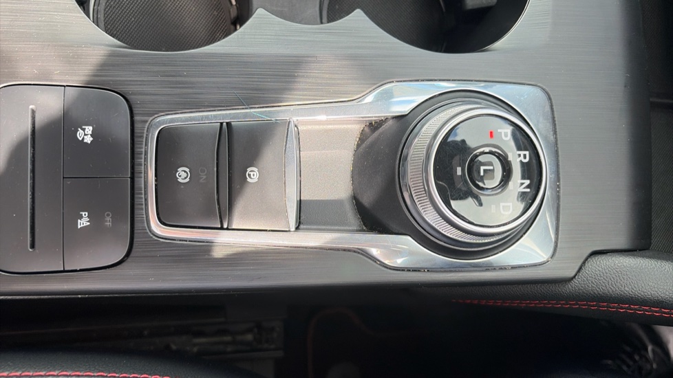 Ford Kuga 2.5 FHEV ST-Line X Edition 5dr CVT Hybrid Estate - Image 27