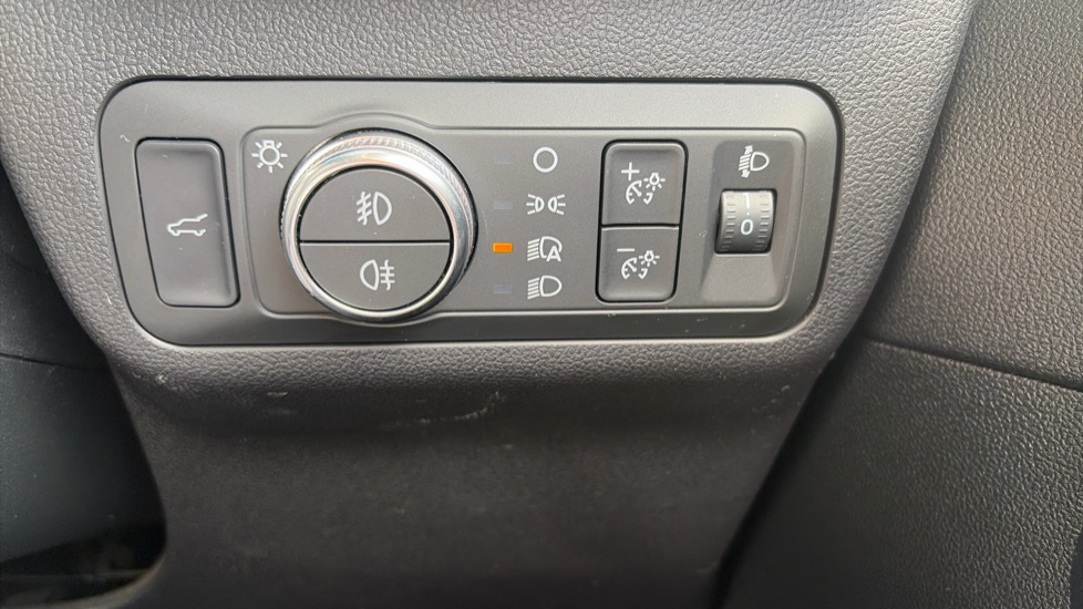 Ford Kuga 2.5 FHEV ST-Line X Edition 5dr CVT Hybrid Estate - Image 29