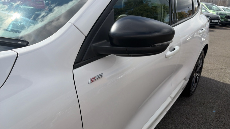 Ford Kuga 2.5 FHEV ST-Line X Edition 5dr CVT Hybrid Estate - Image 42