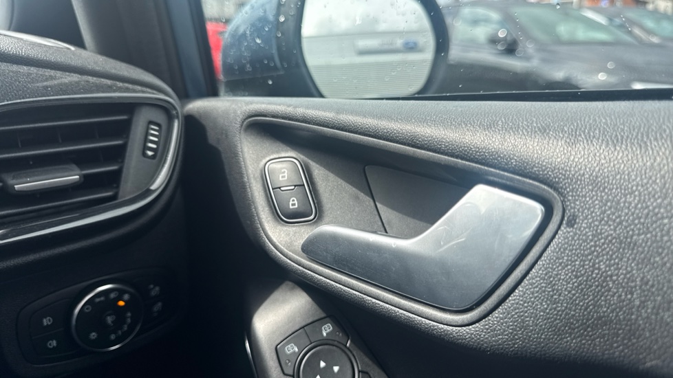 Ford Fiesta 1.0 EcoBoost Hybrid mHEV 125 ST-Line 5dr Petrol Hatchback - Image 35