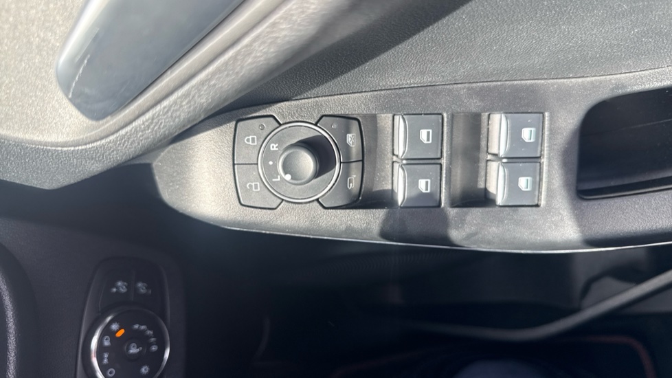 Ford Puma ST 1.5 EcoBoost ST 5dr Petrol Hatchback - Image 35