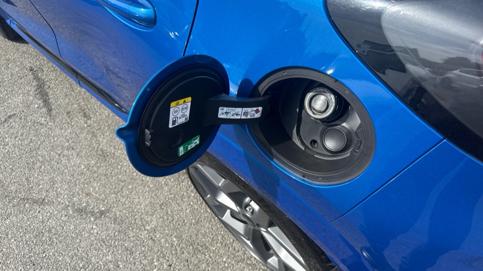 Ford Puma ST 1.5 EcoBoost ST 5dr Petrol Hatchback - Image 40