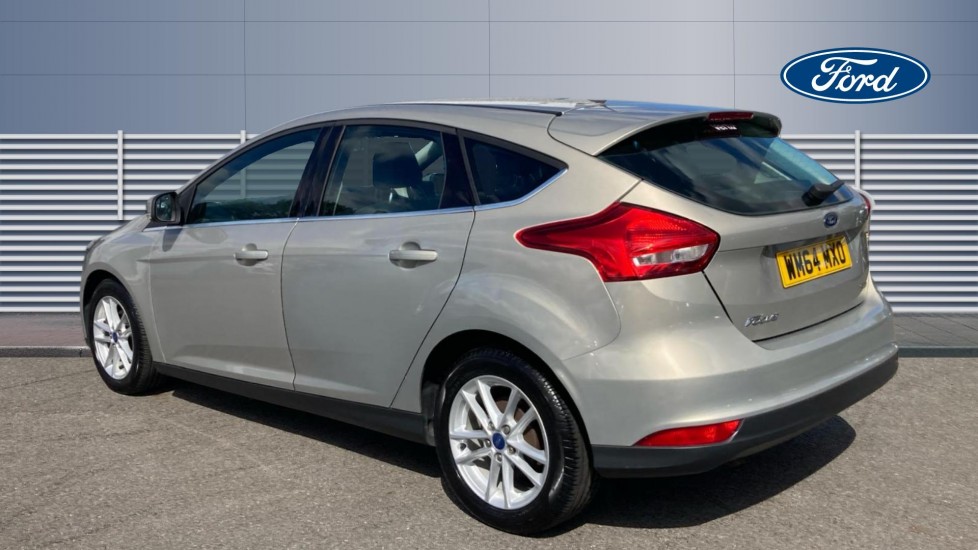 Ford Focus 1.0 EcoBoost 125 Zetec 5dr Petrol Hatchback - Image 2