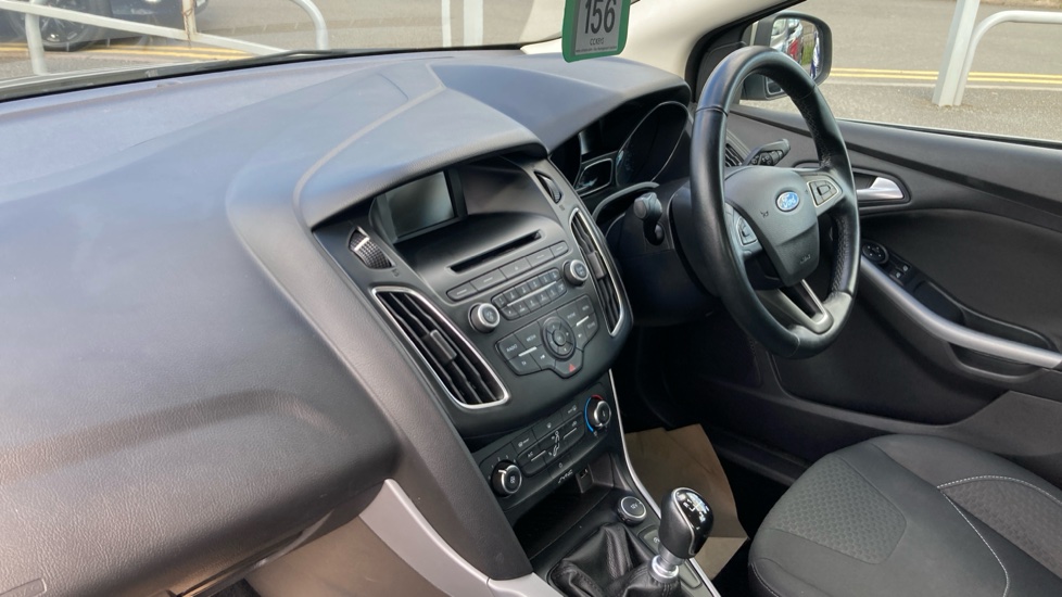 Ford Focus 1.0 EcoBoost 125 Zetec 5dr Petrol Hatchback - Image 9