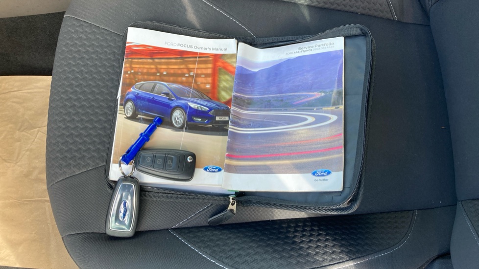 Ford Focus 1.0 EcoBoost 125 Zetec 5dr Petrol Hatchback - Image 19