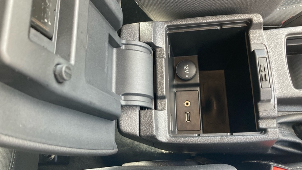 Ford Focus 1.0 EcoBoost 125 Zetec 5dr Petrol Hatchback - Image 34
