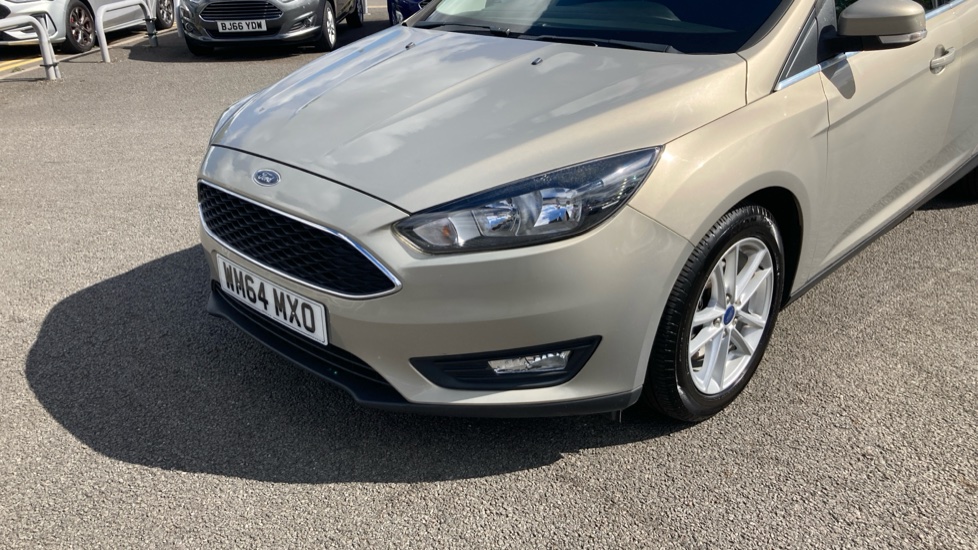 Ford Focus 1.0 EcoBoost 125 Zetec 5dr Petrol Hatchback - Image 40