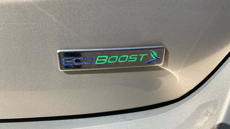 Ford Focus 1.0 EcoBoost 125 Zetec 5dr Petrol Hatchback - Image 42