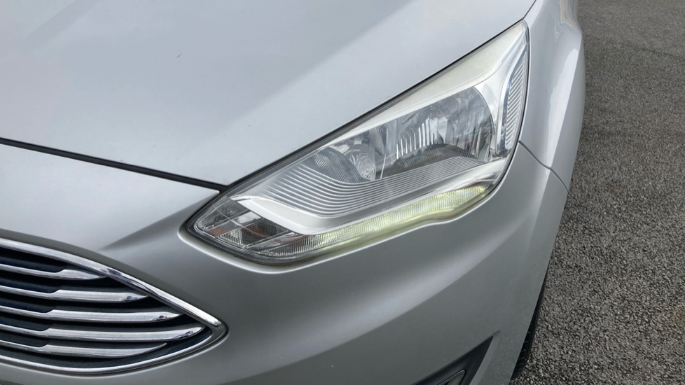 Ford Grand C-MAX 1.0 EcoBoost 125 Titanium 5dr Petrol Estate - Image 23