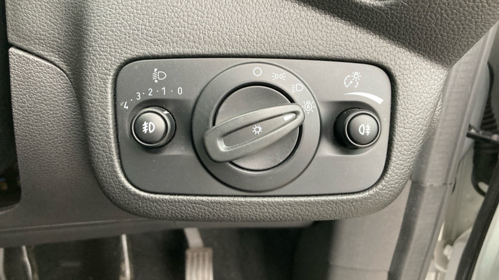 Ford Grand C-MAX 1.0 EcoBoost 125 Titanium 5dr Petrol Estate - Image 30