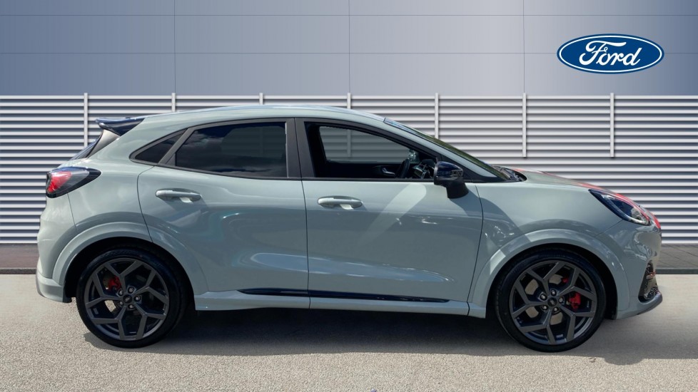 Ford Puma ST 1.0 EcoBoost Hybrid mHEV ST 5dr DCT Petrol Hatchback - Image 5