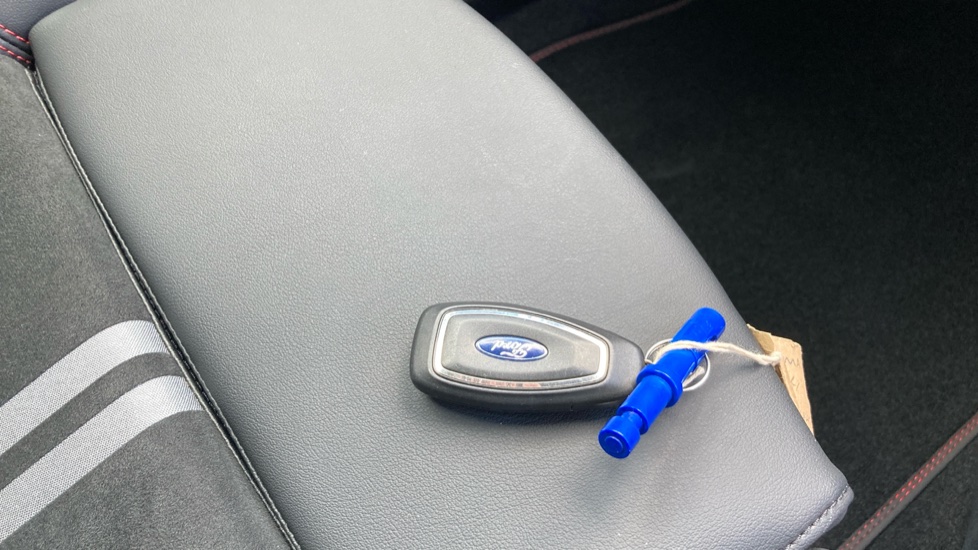 Ford Puma ST 1.0 EcoBoost Hybrid mHEV ST 5dr DCT Petrol Hatchback - Image 20