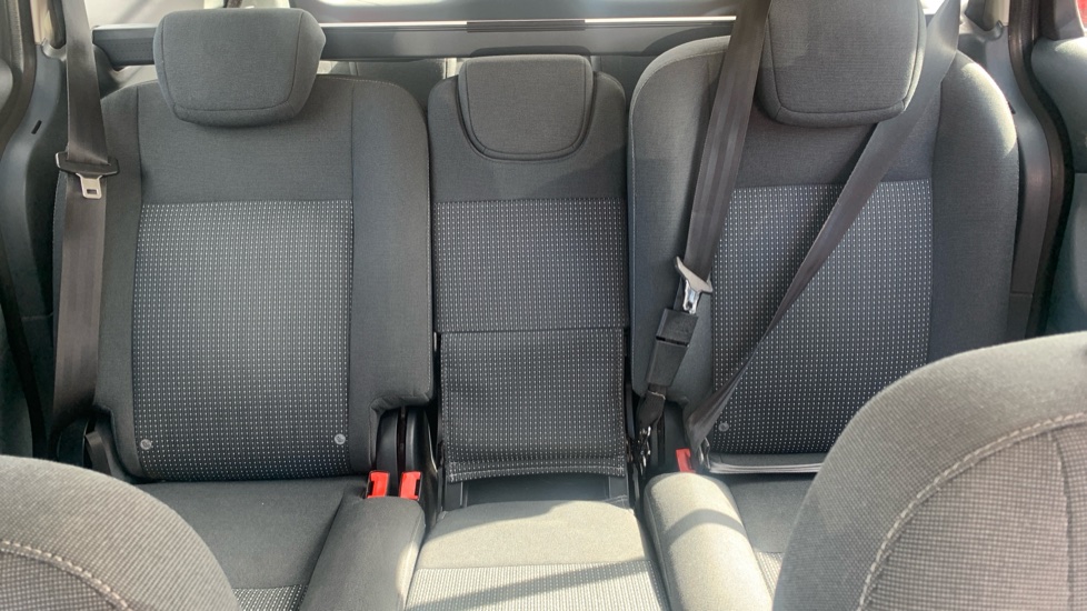 Ford Grand C-MAX 1.6 TDCi Zetec 5dr Diesel Estate - Image 15