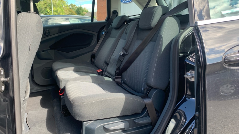 Ford Grand C-MAX 1.6 TDCi Zetec 5dr Diesel Estate - Image 16