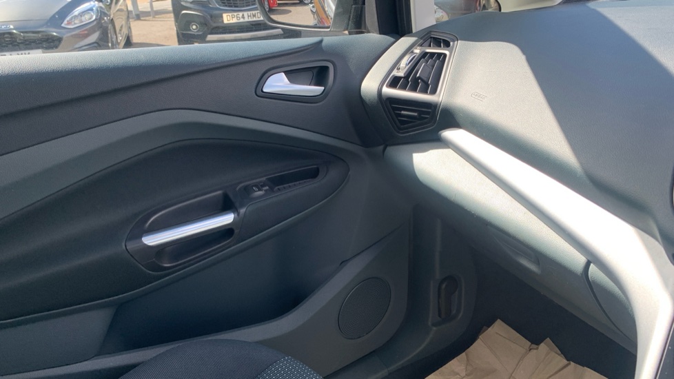 Ford Grand C-MAX 1.6 TDCi Zetec 5dr Diesel Estate - Image 34
